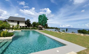 2 Bedroom Villa Along the Beach