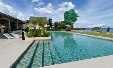 2 Bedroom Villa Along the Beach