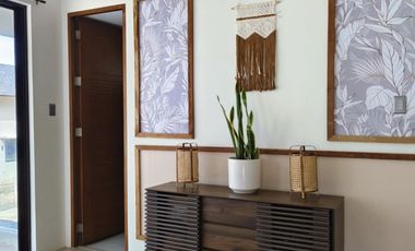 2 Bedroom Villa Along the Beach