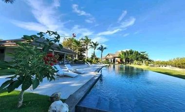 2 Bedroom Villa Along the Beach