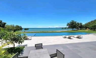 2 Bedroom Villa Along the Beach