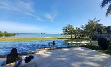 2 Bedroom Villa Along the Beach