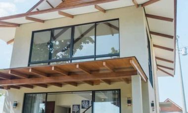 2 Bedroom Villa Along the Beach