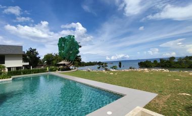 2 Bedroom Villa Along the Beach