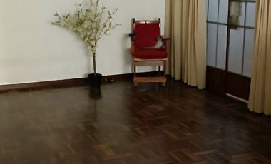 Venta casa y departamento en La Perla, cerca de la Avenida La Marina.