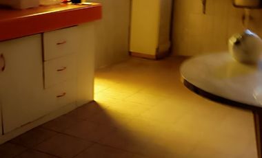 Venta casa y departamento en La Perla, cerca de la Avenida La Marina.