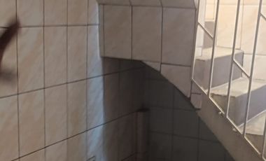 Venta casa y departamento en La Perla, cerca de la Avenida La Marina.