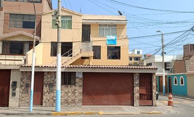 Venta casa y departamento en La Perla, cerca de la Avenida La Marina.