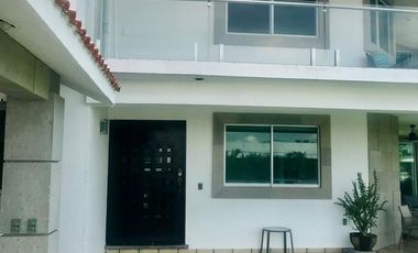 Casa en venta en Embajadores, Lomas de Cocoyoc, Morelos, México.