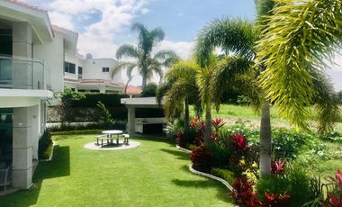 Casa en venta en Embajadores, Lomas de Cocoyoc, Morelos, México.