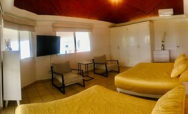 Casa en venta en Embajadores, Lomas de Cocoyoc, Morelos, México.