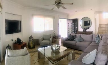 Casa en venta en Embajadores, Lomas de Cocoyoc, Morelos, México.