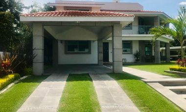 Casa en venta en Embajadores, Lomas de Cocoyoc, Morelos, México.
