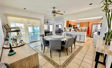 Casa en venta en Embajadores, Lomas de Cocoyoc, Morelos, México.