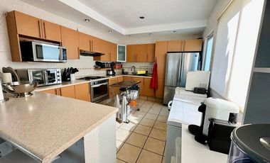 Casa en venta en Embajadores, Lomas de Cocoyoc, Morelos, México.