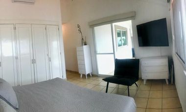 Casa en venta en Embajadores, Lomas de Cocoyoc, Morelos, México.