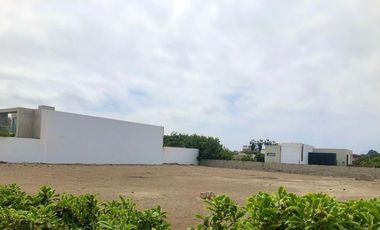 AMPLIO TERENO EN VENTA DENTRO DE CONDOMINIO CERCA A LA PLAYA