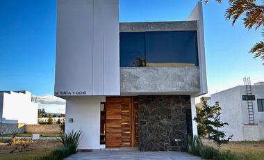 Hermosa Casa Nueva en Venta, en Fraccionamiento Adamar