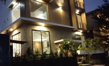 BRANDNEW HOUSE IN MCKINLEY HILL VILLAGE, TAGUIG CITY FOR SALE