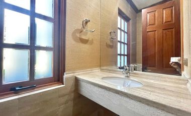 Seguridad, Estilo, Calidad Y Amplitud, Cerca De Colegios