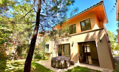 Casa en VENTA Club Golf Altozano MORELIA 4 Recamaras 3 Baños Jardin JACUzZI