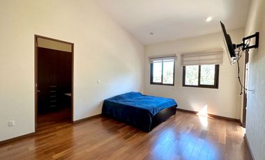 Casa en VENTA Club Golf Altozano MORELIA 4 Recamaras 3 Baños Jardin JACUzZI