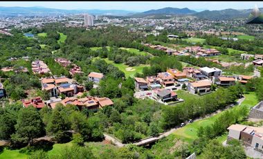 Casa en VENTA Club Golf Altozano MORELIA 4 Recamaras 3 Baños Jardin JACUzZI