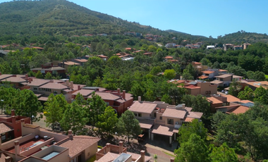 Casa en VENTA Club Golf Altozano MORELIA 4 Recamaras 3 Baños Jardin JACUzZI