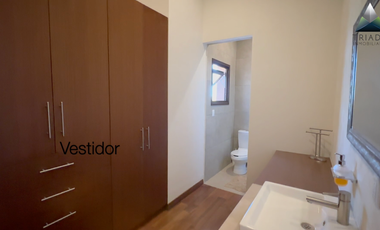 Casa en VENTA Club Golf Altozano MORELIA 4 Recamaras 3 Baños Jardin JACUzZI