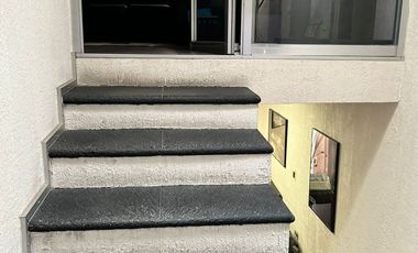 Oficina de dos pisos en Bernardo Quintana