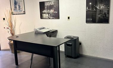 Oficina de dos pisos en Bernardo Quintana