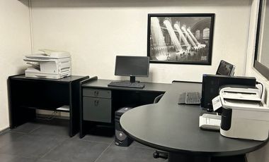 Oficina de dos pisos en Bernardo Quintana