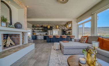 Villa con vista al oceano y a unos pasos de una extensa playa arenosa