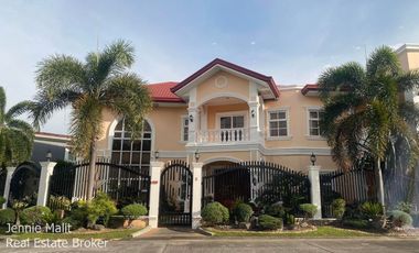 FOR SALE CLASSIC FURNISHED CORNER HOUSE WITH SWIMMING POOL IN ANGELES CITY PAMPANGA