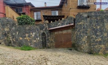 C145 Casa estilo colonial en venta con hermosa vista al Lago de Pátzcuaro Michoacán