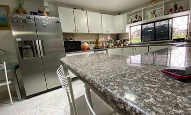 Departamento en venta en el centro de Sangolquí Valle de los Chillos.