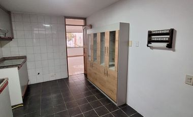 RENTA AMPLIO DEPARTAMENTO SECTOR SOLCA / EMBAJADA AMERICANA