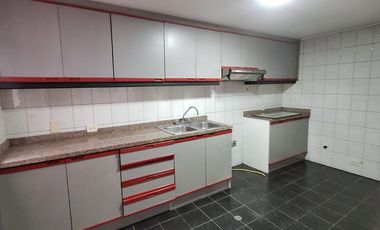 RENTA AMPLIO DEPARTAMENTO SECTOR SOLCA / EMBAJADA AMERICANA