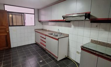 RENTA AMPLIO DEPARTAMENTO SECTOR SOLCA / EMBAJADA AMERICANA