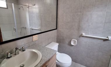 RENTA AMPLIO DEPARTAMENTO SECTOR SOLCA / EMBAJADA AMERICANA