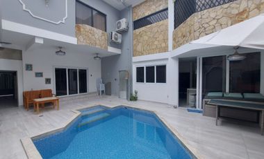 Kennedy Norte, Se renta Casa 3 dormitorios c/s muebles con piscina