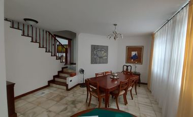 Kennedy Norte, Se renta Casa 3 dormitorios c/s muebles con piscina