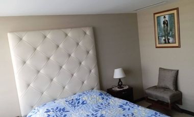En alquiler cómodo departamento amoblado de dos dormitorios en Puerto Santa Ana, edificio Bellini IV.