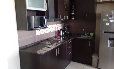 En alquiler cómodo departamento amoblado de dos dormitorios en Puerto Santa Ana, edificio Bellini IV.
