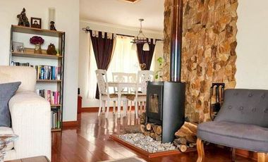 🏡León Propiedades vende hermosa casa en condominio en sector lo Aguila, Curacaví🏡