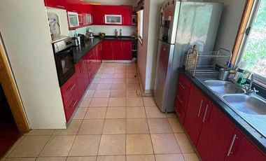 🏡León Propiedades vende hermosa casa en condominio en sector lo Aguila, Curacaví🏡