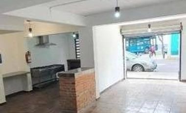 LUISA 282 VENDE LOCAL