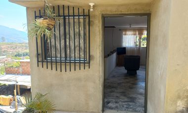 VENTA DE CASA CON SÓTANO Y TERRAZA EN BARBOSA ANTIOQUIA.