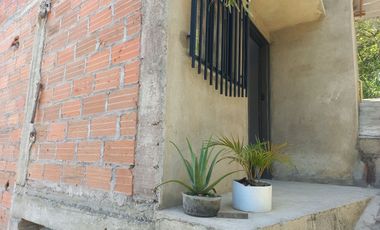 VENTA DE CASA CON SÓTANO Y TERRAZA EN BARBOSA ANTIOQUIA.