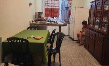 Garzota Se Vende Casa Rentera Dos Locales, 3 Departamentos